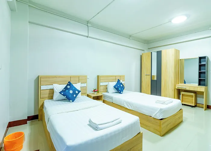 Tree Place Hostel *